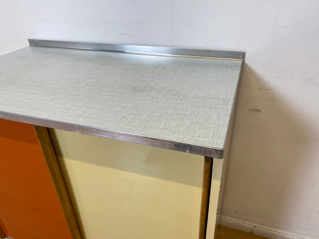 WMK I Freundlicher Mid-Century Küchenschrank mit Schiebetüren und pflegeleichter Resopal Oberfläche I Küche Küchenkommode Küchenunterschrank Kommode Retro Vintage 50er 60er I Berlin Leipzig Hannover