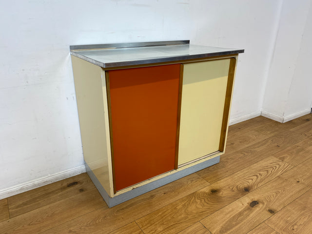 WMK I Freundlicher Mid-Century Küchenschrank mit Schiebetüren und pflegeleichter Resopal Oberfläche I Küche Küchenkommode Küchenunterschrank Kommode Retro Vintage 50er 60er I Berlin Leipzig Hannover