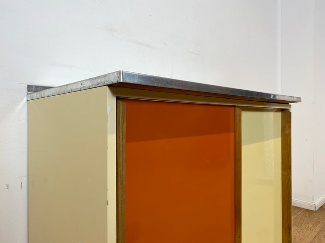 WMK I Freundlicher Mid-Century Küchenschrank mit Schiebetüren und pflegeleichter Resopal Oberfläche I Küche Küchenkommode Küchenunterschrank Kommode Retro Vintage 50er 60er I Berlin Leipzig Hannover