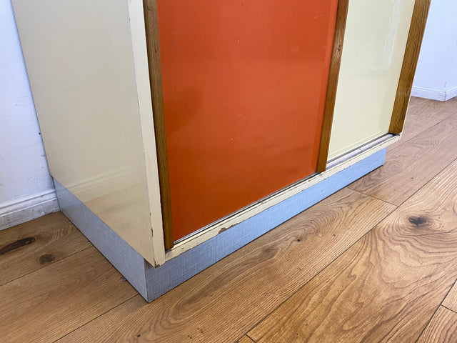 WMK I Freundlicher Mid-Century Küchenschrank mit Schiebetüren und pflegeleichter Resopal Oberfläche I Küche Küchenkommode Küchenunterschrank Kommode Retro Vintage 50er 60er I Berlin Leipzig Hannover