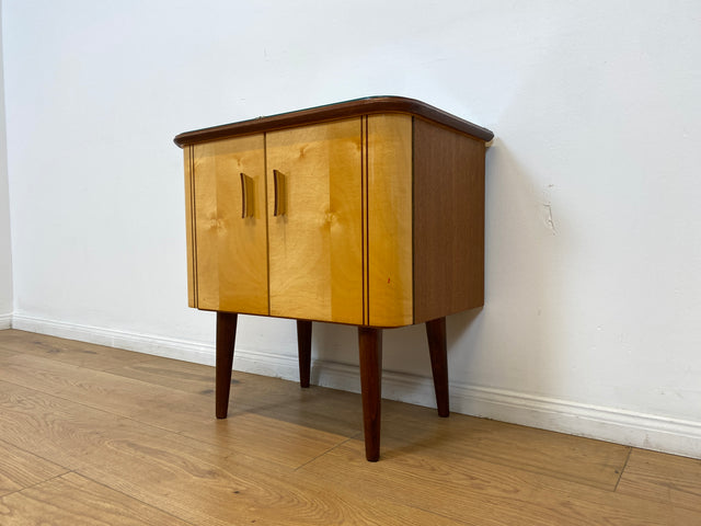 WMK 1/2 Formschöner & sehr gut erhaltener Mid-Century Nachttisch Modell Dominia mit abnehm. Glasauflage # Nachtschrank Nachtschränkchen Nachtkommode Beistelltisch Kommode Rockabilly Vintage 50er 60er