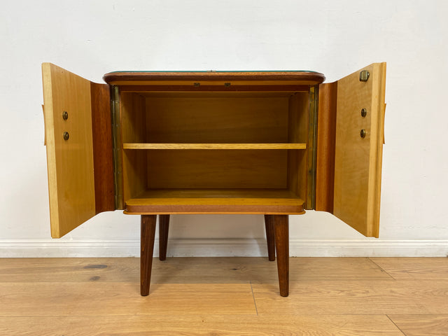 WMK 1/2 Formschöner & sehr gut erhaltener Mid-Century Nachttisch Modell Dominia mit abnehm. Glasauflage # Nachtschrank Nachtschränkchen Nachtkommode Beistelltisch Kommode Rockabilly Vintage 50er 60er