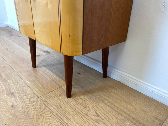 WMK 1/2 Formschöner & sehr gut erhaltener Mid-Century Nachttisch Modell Dominia mit abnehm. Glasauflage # Nachtschrank Nachtschränkchen Nachtkommode Beistelltisch Kommode Rockabilly Vintage 50er 60er