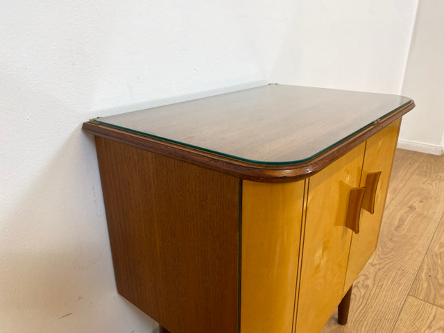 WMK 1/2 Formschöner & sehr gut erhaltener Mid-Century Nachttisch Modell Dominia mit abnehm. Glasauflage # Nachtschrank Nachtschränkchen Nachtkommode Beistelltisch Kommode Rockabilly Vintage 50er 60er