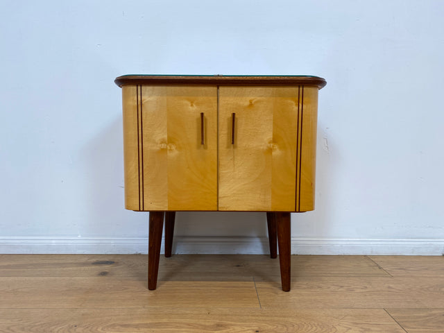WMK 1/2 Formschöner & sehr gut erhaltener Mid-Century Nachttisch Modell Dominia mit abnehm. Glasauflage # Nachtschrank Nachtschränkchen Nachtkommode Beistelltisch Kommode Rockabilly Vintage 50er 60er