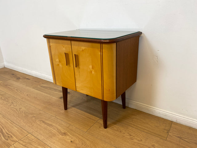 WMK 1/2 Formschöner & sehr gut erhaltener Mid-Century Nachttisch Modell Dominia mit abnehm. Glasauflage # Nachtschrank Nachtschränkchen Nachtkommode Beistelltisch Kommode Rockabilly Vintage 50er 60er