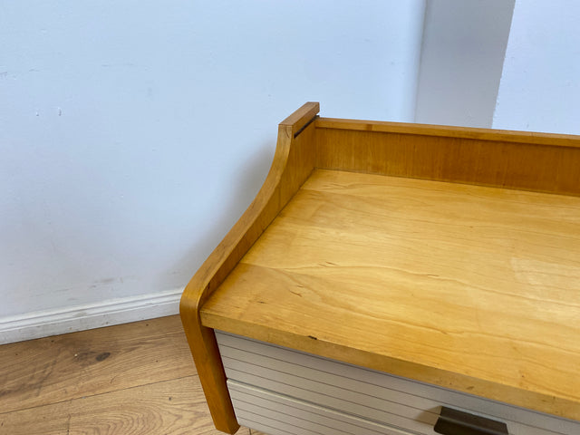 WMK # 1/2 Schöner & gut erhaltener Mid-Century Nachttisch mit Schubladen & schwarzen Hairpin Metallfüßen # Nachtschrank Nachtkommode Nachtschränkchen Bedside Table Kommode Vintage DDR 50er 60er Berlin