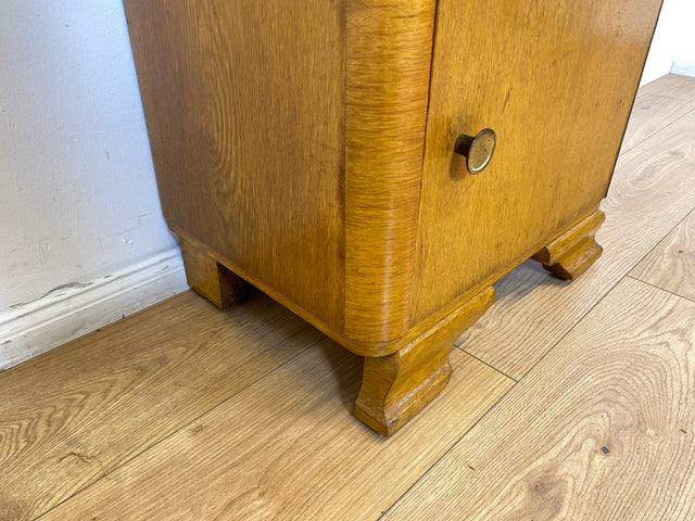 WMK Schöner Mid-Century Nachttisch aus vollem Holz mit Schublade und Messinggriffen