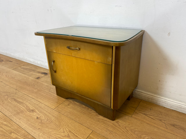 WMK I 1/2 Formschöner Mid-Century Nachttisch mit Schublade & Messinggriffen