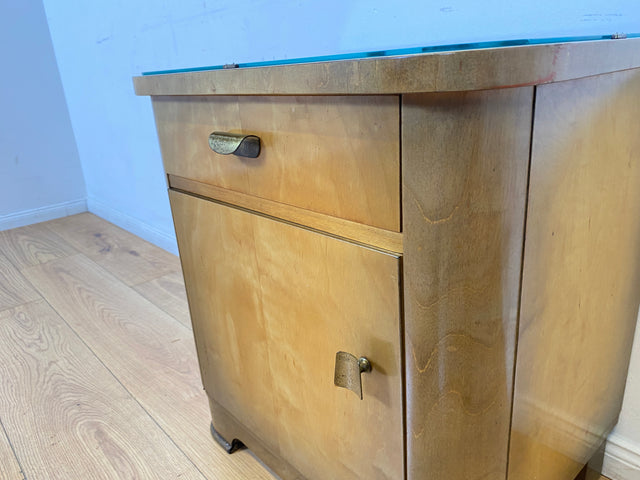 WMK I 1/2 Formschöner und sehr gut erhaltener Mid-Century Nachttisch mit Schublade