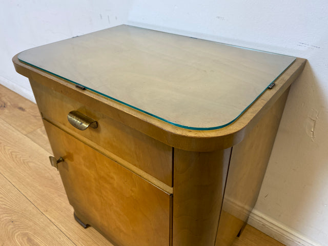 WMK I 1/2 Formschöner und sehr gut erhaltener Mid-Century Nachttisch mit Schublade