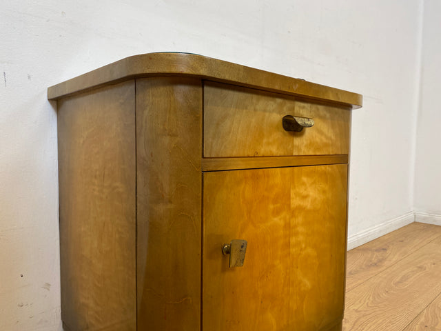 WMK I 1/2 Formschöner und sehr gut erhaltener Mid-Century Nachttisch mit Schublade