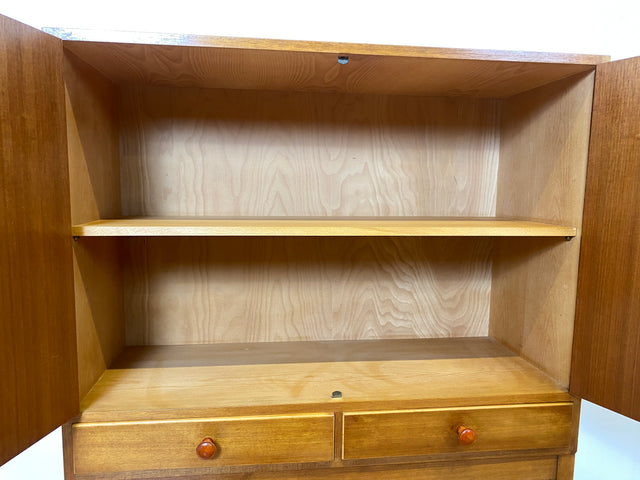 WMK I Schöner & geräumiger Mid-Century Schrank mit Schubladen und formschönen Holzgriffen I Highboard Kommode Wäscheschrank Wäschekommode Fernsehschrank Vintage 60er 70er Retro Berlin Wolfsburg NRW