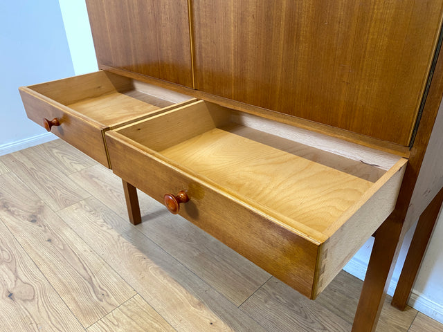 WMK I Schöner & geräumiger Mid-Century Schrank mit Schubladen und formschönen Holzgriffen I Highboard Kommode Wäscheschrank Wäschekommode Fernsehschrank Vintage 60er 70er Retro Berlin Wolfsburg NRW