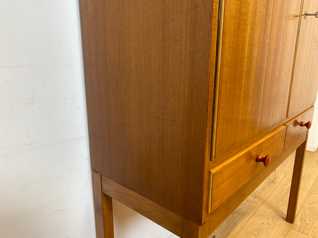 WMK I Schöner & geräumiger Mid-Century Schrank mit Schubladen und formschönen Holzgriffen I Highboard Kommode Wäscheschrank Wäschekommode Fernsehschrank Vintage 60er 70er Retro Berlin Wolfsburg NRW