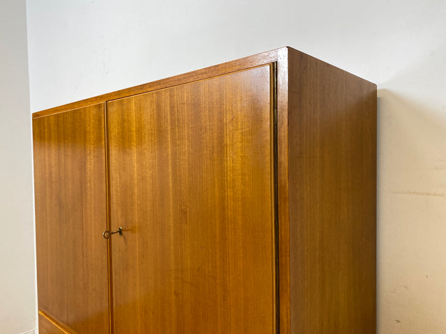 WMK I Schöner & geräumiger Mid-Century Schrank mit Schubladen und formschönen Holzgriffen I Highboard Kommode Wäscheschrank Wäschekommode Fernsehschrank Vintage 60er 70er Retro Berlin Wolfsburg NRW