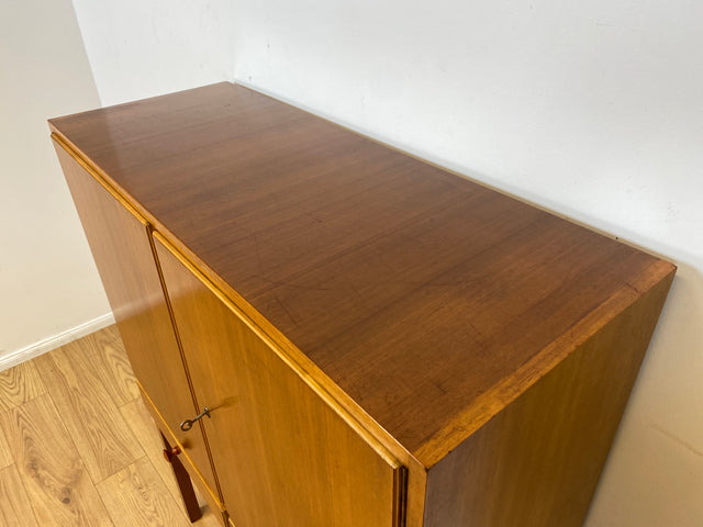 WMK I Schöner & geräumiger Mid-Century Schrank mit Schubladen und formschönen Holzgriffen I Highboard Kommode Wäscheschrank Wäschekommode Fernsehschrank Vintage 60er 70er Retro Berlin Wolfsburg NRW
