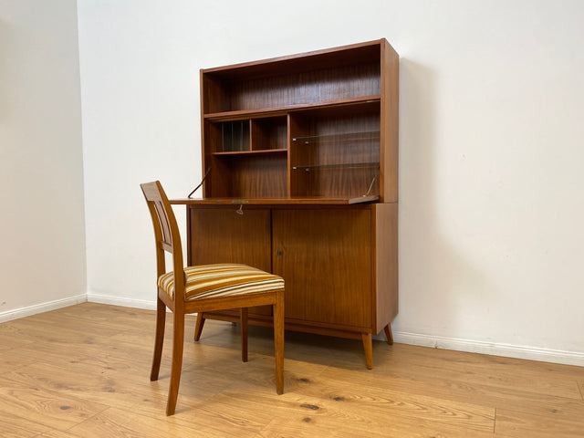 WMK # Stilvoller und sehr gut erhaltener Mid-Century Schreibschrank aus vollem Holz mit Regal und konischen Füßen, DDR, 1963 # Schrank Highboard Sekretär Barschrank Bar Kommode Sideboard Vintage 60er