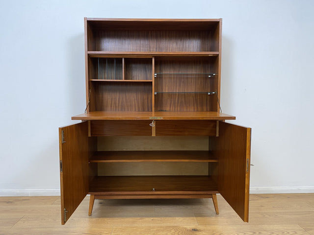 WMK # Stilvoller und sehr gut erhaltener Mid-Century Schreibschrank aus vollem Holz mit Regal und konischen Füßen, DDR, 1963 # Schrank Highboard Sekretär Barschrank Bar Kommode Sideboard Vintage 60er