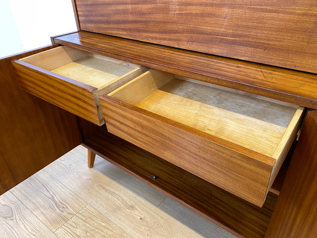 WMK # Stilvoller und sehr gut erhaltener Mid-Century Schreibschrank aus vollem Holz mit Regal und konischen Füßen, DDR, 1963 # Schrank Highboard Sekretär Barschrank Bar Kommode Sideboard Vintage 60er