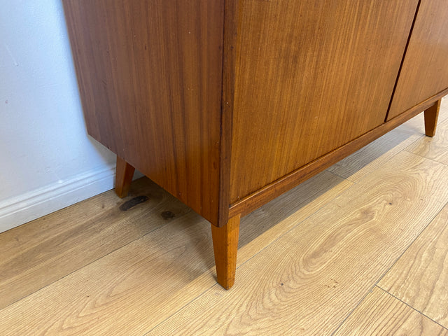 WMK # Stilvoller und sehr gut erhaltener Mid-Century Schreibschrank aus vollem Holz mit Regal und konischen Füßen, DDR, 1963 # Schrank Highboard Sekretär Barschrank Bar Kommode Sideboard Vintage 60er
