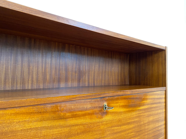 WMK # Stilvoller und sehr gut erhaltener Mid-Century Schreibschrank aus vollem Holz mit Regal und konischen Füßen, DDR, 1963 # Schrank Highboard Sekretär Barschrank Bar Kommode Sideboard Vintage 60er