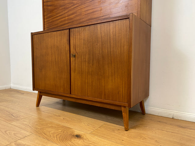 WMK # Stilvoller und sehr gut erhaltener Mid-Century Schreibschrank aus vollem Holz mit Regal und konischen Füßen, DDR, 1963 # Schrank Highboard Sekretär Barschrank Bar Kommode Sideboard Vintage 60er