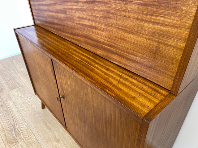 WMK # Stilvoller und sehr gut erhaltener Mid-Century Schreibschrank aus vollem Holz mit Regal und konischen Füßen, DDR, 1963 # Schrank Highboard Sekretär Barschrank Bar Kommode Sideboard Vintage 60er