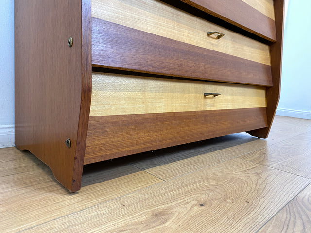 WMK I Schöner und gut erhaltener Mid-Century Schuhschrank mit 4 aufklappbaren Fächern und Messinggriffen I Schuhregal Schuhkommode Flurschrank Flurkommode Kommode Retro Vintage 60er 70er Berlin Bremen