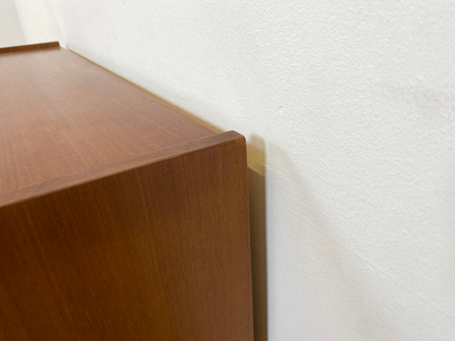 WMK I Schöner und gut erhaltener Mid-Century Schuhschrank mit 4 aufklappbaren Fächern und Messinggriffen I Schuhregal Schuhkommode Flurschrank Flurkommode Kommode Retro Vintage 60er 70er Berlin Bremen