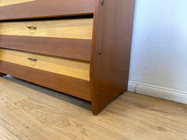 WMK I Schöner und gut erhaltener Mid-Century Schuhschrank mit 4 aufklappbaren Fächern und Messinggriffen I Schuhregal Schuhkommode Flurschrank Flurkommode Kommode Retro Vintage 60er 70er Berlin Bremen