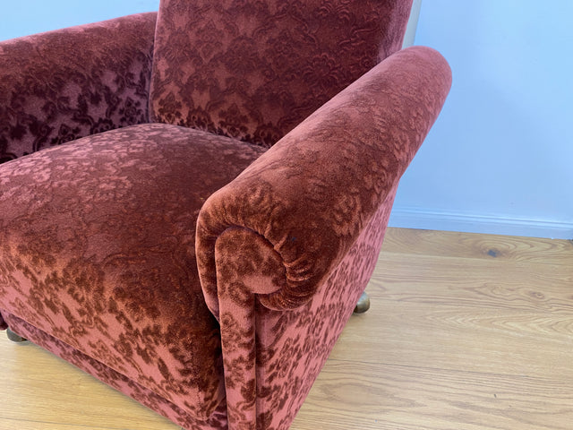 WMK # 1/2 Gemütlicher und sehr gut erhaltener Mid-Century Sessel auf Rollen mit bequemen Federkernsitz & bordeaux rotem Samt Bezug # Clubsessel Lesesessel Stuhl Armchair Brokat Vintage Retro 50er 60er