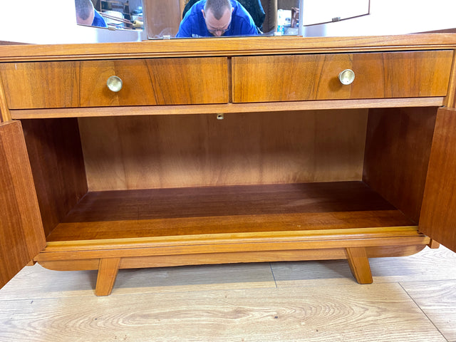 WMK I Stilvolle Mid-Century Spiegelkommode I Vollholz I mit Schubladen & Klappspiegel I Frisierkommode Schminkkommode Wäschekommode Kommode Sideboard Spiegel Ganzkörperspiegel Vintage Berlin Hof Köln