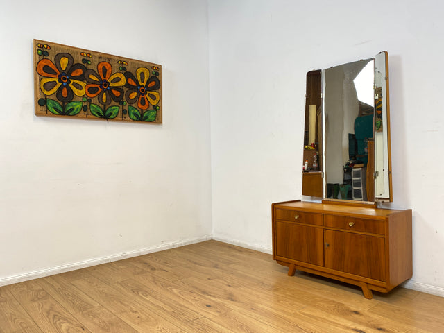 WMK I Stilvolle Mid-Century Spiegelkommode I Vollholz I mit Schubladen & Klappspiegel I Frisierkommode Schminkkommode Wäschekommode Kommode Sideboard Spiegel Ganzkörperspiegel Vintage Berlin Hof Köln