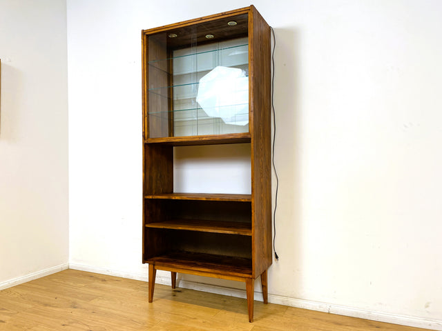 WMK I Außergewöhnliche Mid-Century Vitrine aus Kiefernholz mit Glasböden und Beleuchtung