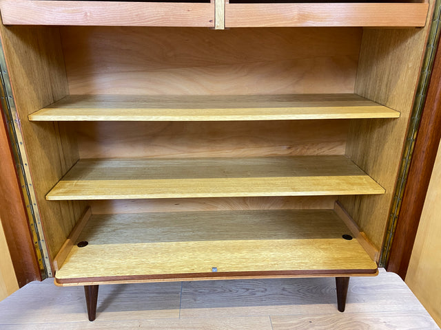 WMK Formschöner und sehr gut erhaltener Mid-Century Wäscheschrank Modell Dominia von VEB Heidenau mit Schubladen # Schrank Highboard Kommode Wäschekommode Schuhschrank 50er 60er Rockabilly Vintage DDR