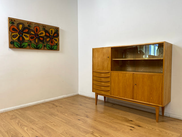 WMK I Stilvoller Mid-Century Wohnzimmerschrank in Eiche aus 1967, bauähnlich mit 602 von Franz Ehrlich für VEB Hellerau I Vitrine Schrank Sideboard Anrichte Vintage DDR Berlin Dresden Bayern Frankfurt