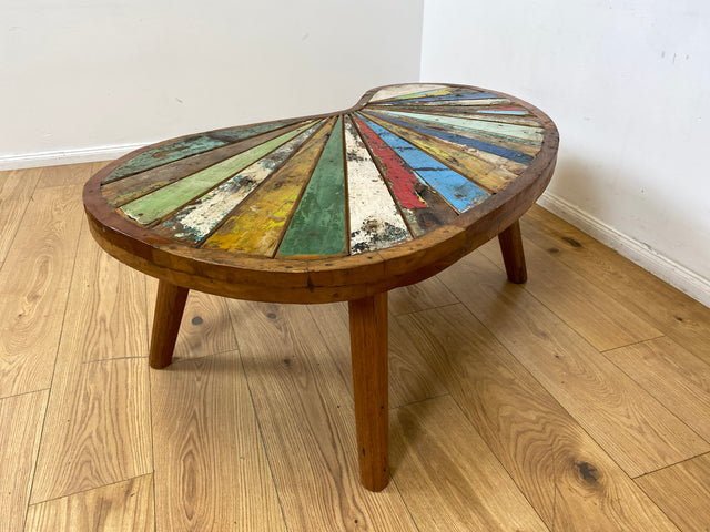 Boatwood by WMK I Einzigartiger bunter Nierentisch aus altem Bootsholz I ein handmade Unikat aus massivem Teakholz in Originalfarben I Couchtisch Wohnzimmertisch Coffee Table Berlin Hamburg Duisburg