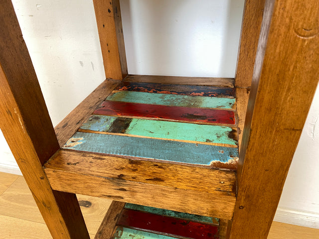 Boatwood by WMK I Nachhaltiges schmales und hohes Regal I handgefertigtes Unikat aus altem Bootsholz I Teakholz massiv I Holzregal Bücherregal Küchenregal Bad Flur Bootsmöbel Berlin Frankfurt Usedom
