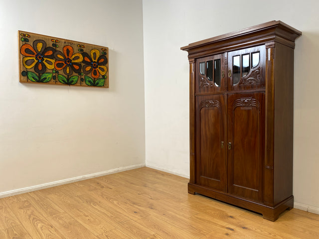 WMK I Vornehmes nordisches antikes Vertiko aus Mahagoni mit facettiertem Glas, handverziert I Schrank Kleiderschrank Wäscheschrank Bücher Vitrine Highboard Geschirrschrank Jugendstil Vintage Berlin