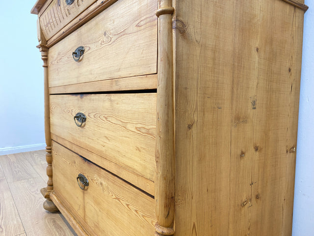 WMK I Wunderschöne nordische antike Kommode aus vollem Holz mit Schubladen und Messingbeschlägen I Schrank Flur Weichholz Wäsche Wickel Bauern Landhaus Vintage Biedermeier Berlin Dresden Regensburg