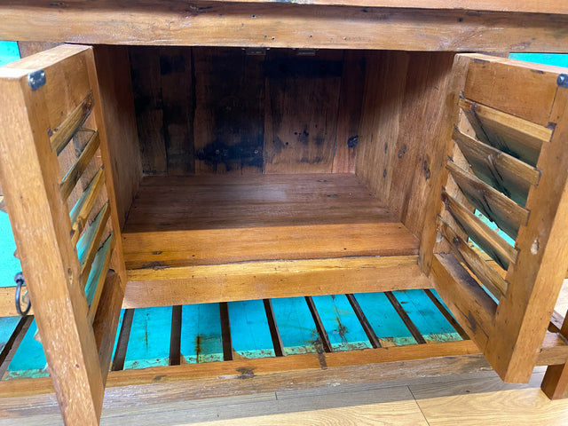 Boatwood by WMK I Nachhaltige Anrichte aus altem Bootsholz I handgefertigtes Unikat I Teakholz massiv I Schrank Sideboard Kommode Tresen Küchenschrank Büfett Buffet Flurkommode Berlin Rostock Hamburg