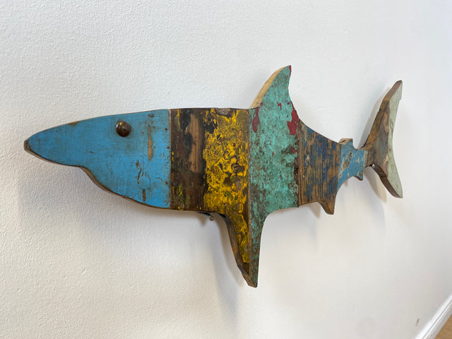 Boatwood by WMK # 1/3 Nachhaltiger Haifisch (L=90cm) aus altem Bootsholz, ein handgefertigtes Unikat aus Teak in Originalfarben der Boote # Fisch Hai Wanddekoration Wandbild Dekoration Holzfisch Bild