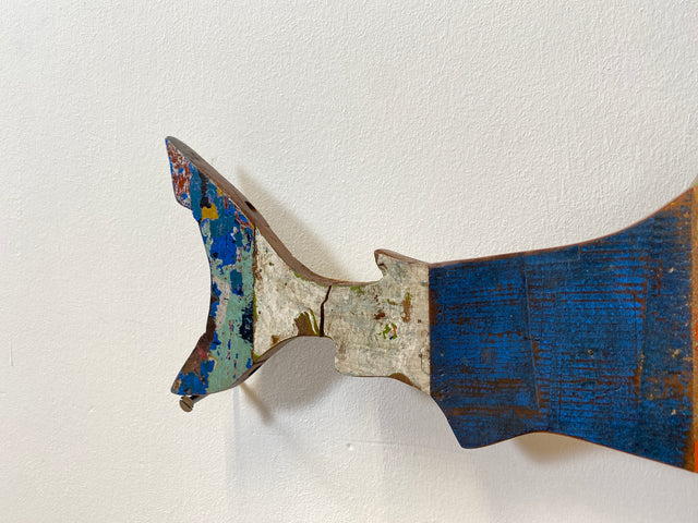Boatwood by WMK # 1/5 Nachhaltiger Haifisch (L=60cm) aus altem Bootsholz, ein handgefertigtes Unikat aus Teak in Originalfarben der Boote # Fisch Hai Wanddekoration Wandbild Dekoration Holzfisch Bild