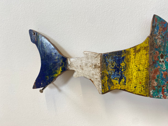 Boatwood by WMK # 1/5 Nachhaltiger Haifisch (L=60cm) aus altem Bootsholz, ein handgefertigtes Unikat aus Teak in Originalfarben der Boote # Fisch Hai Wanddekoration Wandbild Dekoration Holzfisch Bild