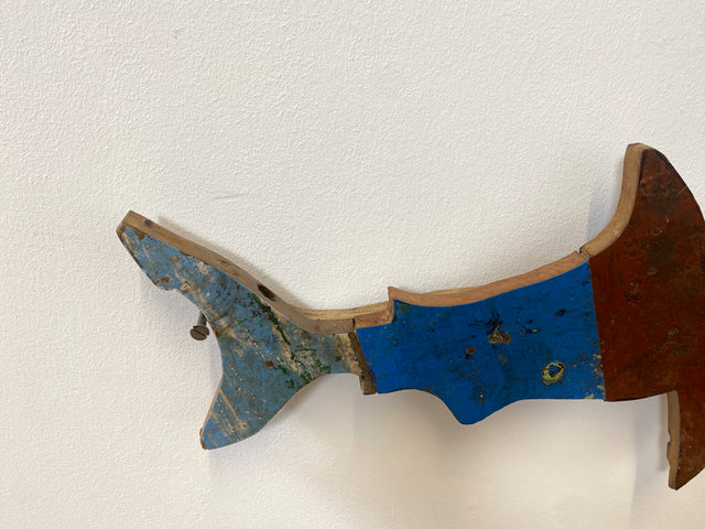 Boatwood by WMK # 1/5 Nachhaltiger Haifisch (L=60cm) aus altem Bootsholz, ein handgefertigtes Unikat aus Teak in Originalfarben der Boote # Fisch Hai Wanddekoration Wandbild Dekoration Holzfisch Bild