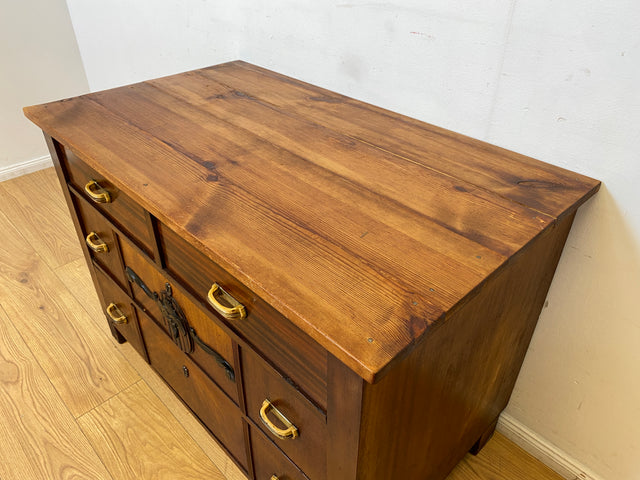 WMK I Nordische antike Kommode aus vollem Holz mit Schubladen & Originalgriffen I Schrank Anrichte Schubladenkommode Wäschekommode Sideboard Wickelkommode Jugendstil Art Deco Vintage Berlin Hof Trier