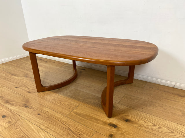 WMK I Formschöner ovaler skandinavischer Mid-Century Designer Couchtisch von Niels Bach aus Teakholz massiv I Wohnzimmertisch Coffee Table Tisch Danish Design Vintage 60er Teak Berlin Hamburg München