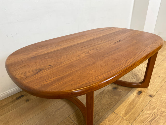 WMK I Formschöner ovaler skandinavischer Mid-Century Designer Couchtisch von Niels Bach aus Teakholz massiv I Wohnzimmertisch Coffee Table Tisch Danish Design Vintage 60er Teak Berlin Hamburg München