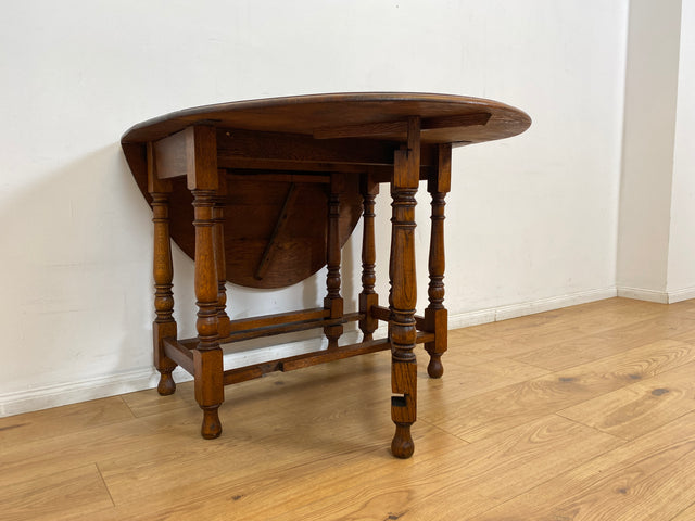 WMK # Schöner ovaler antiker Klapptisch aus Dänemark, aus massiver Eiche, sehr praktisch und gut erhalten I niedriger Esstisch Salontisch Beistelltisch Konsole Spieletisch Table Vintage Berlin Bremen